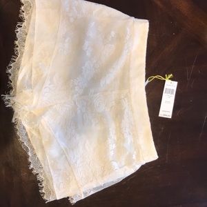 BCBGeneration white lace elastic waist shorts